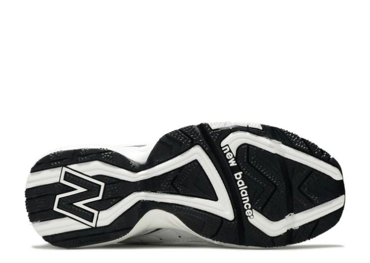 New Balance Wmns 452 - White Black
