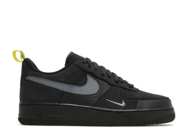 Nike Air Force 1 Low - Cut Out Swoosh Black