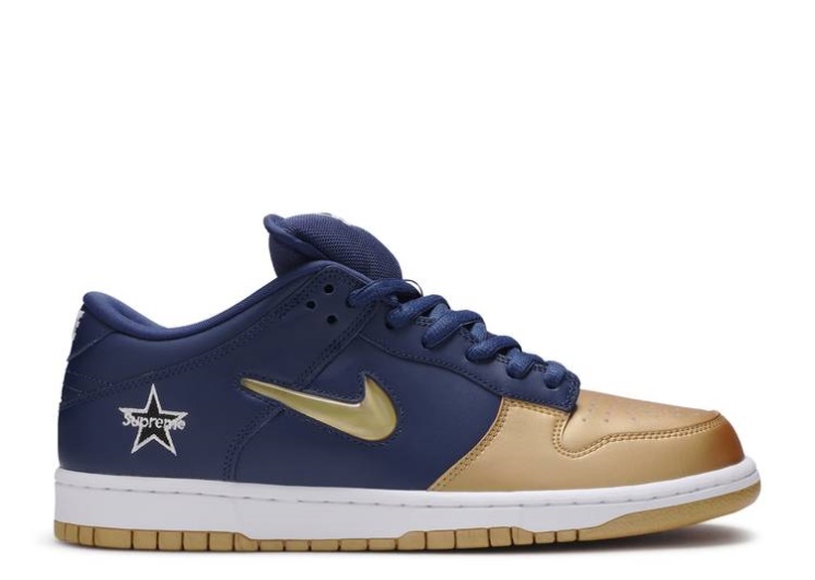 Nike Supreme X Dunk Sb Low Qs - Metallic Gold