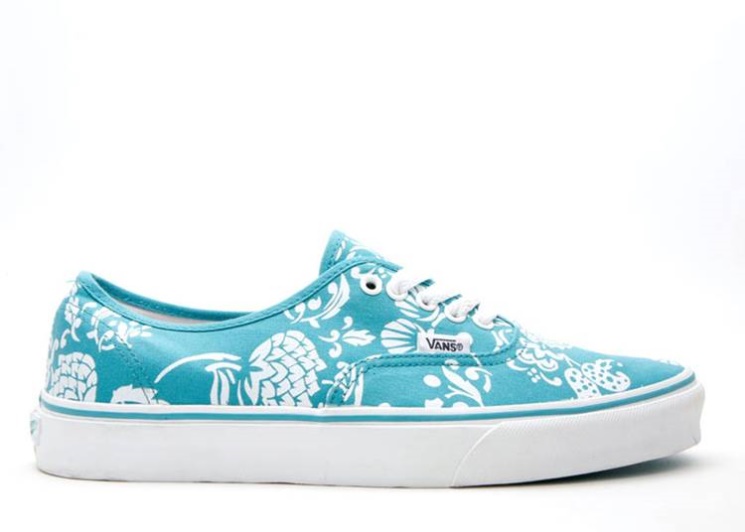 Lake Blue/True White