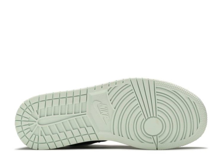 Wmns Air Jordan 1 Low Se - Barely Green