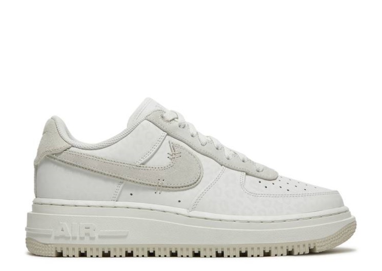 Nike Air Force 1 Luxe - Triple White