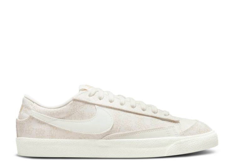 Nike Wmns Blazer Low '77 Se - Flower Embroidery